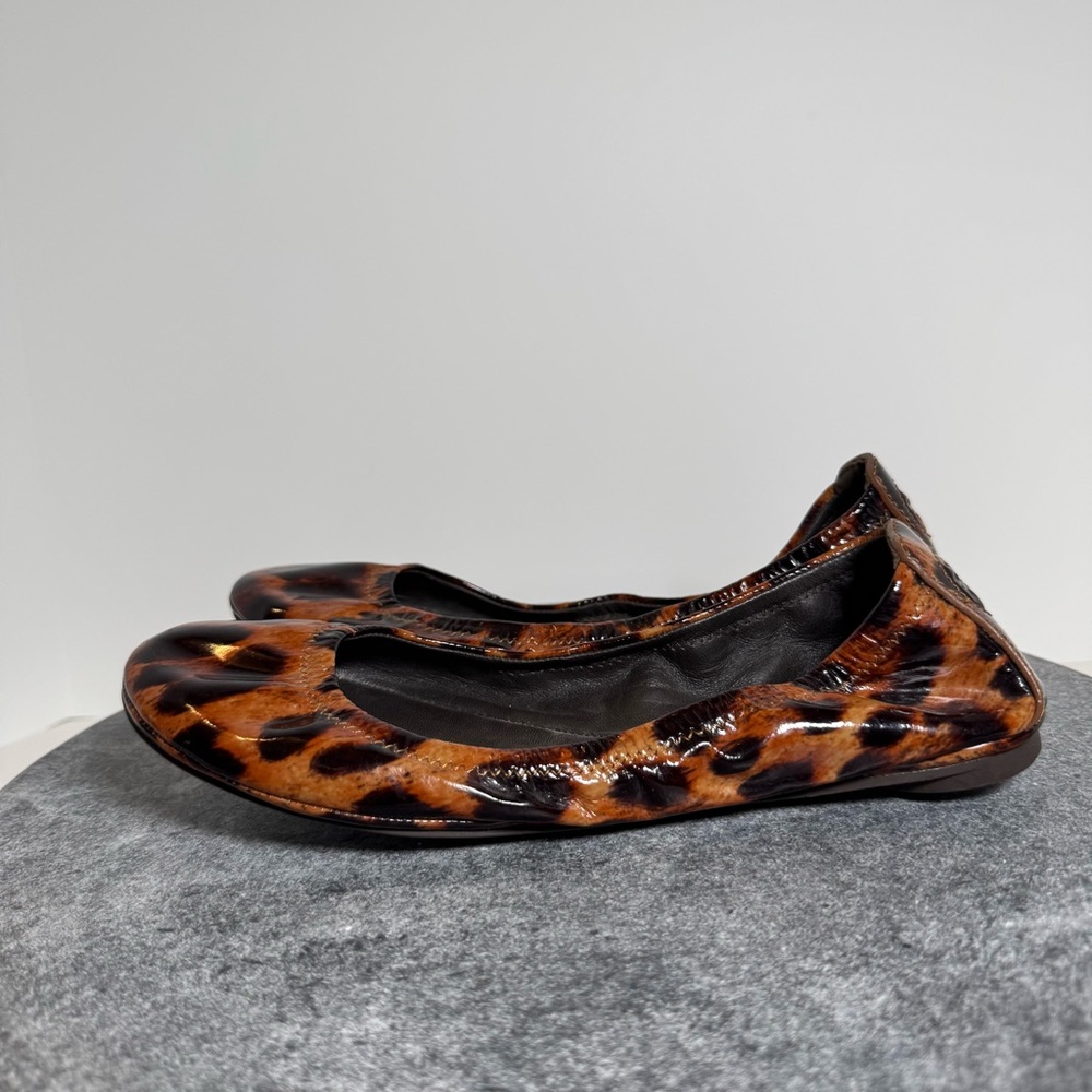 Tory Burch Eddie Leopard Print Patent Leather Ballet Flats 6.5 - Picture 4 of 12